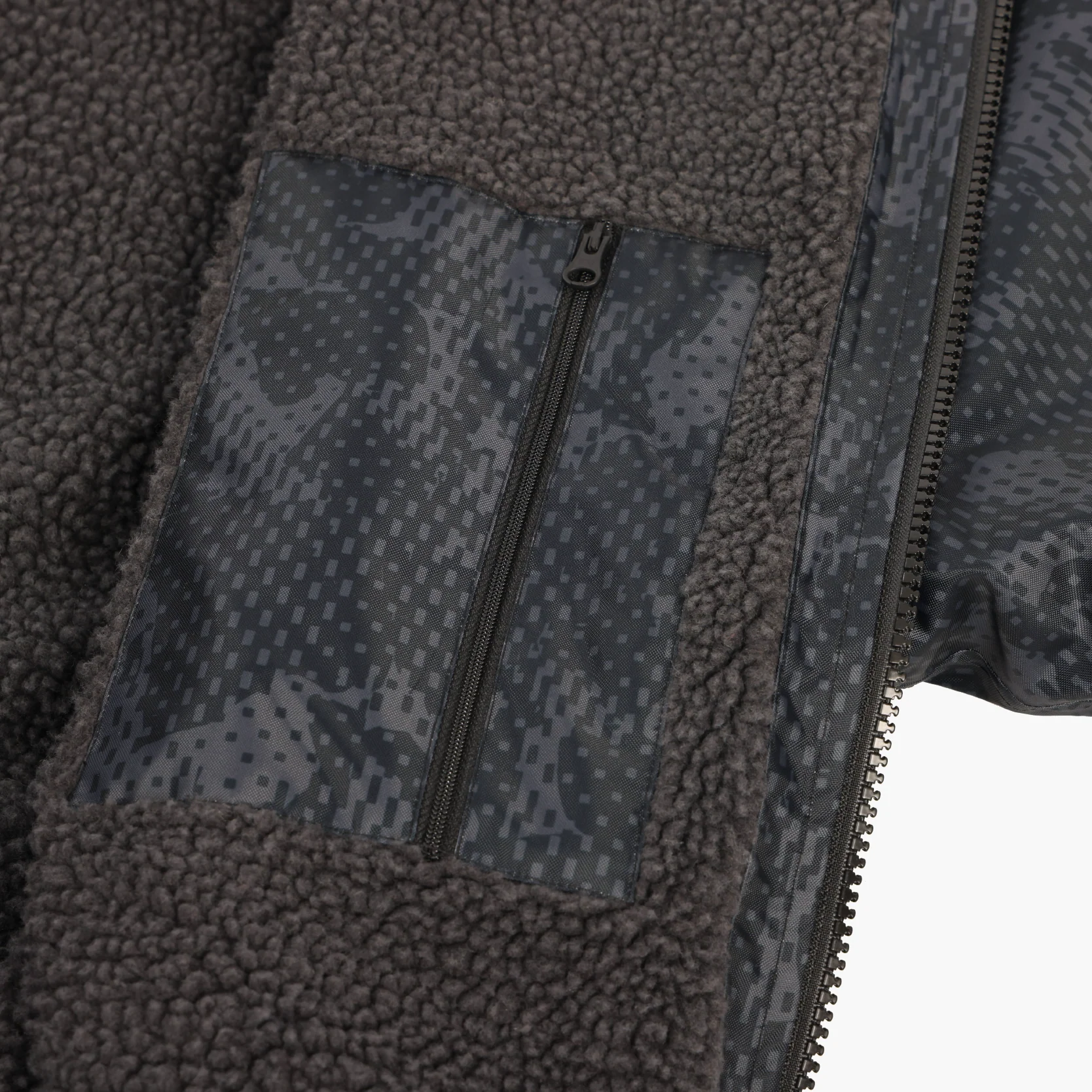 ADULT UNISEX GEO CAMO SPECTATOR BLANKET JACKET - Image 10